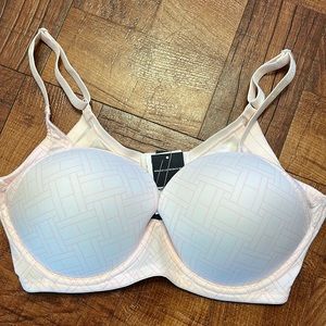 NWT Tommy Hilfiger Women’s Bra Size 38D